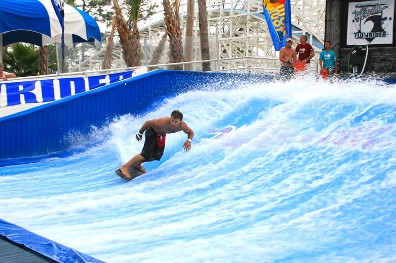 water_attractions_flowrider_water_ride_artificial_surfing_for_two_surfers