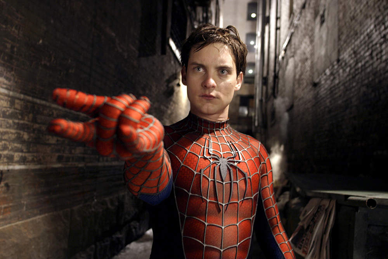 tobey-maguire-en-homme-araignee-dans-spider-man