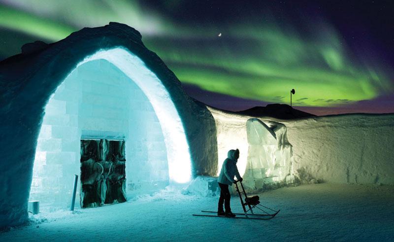 sweden-lapland-icehotel-entrance-aurora-rth