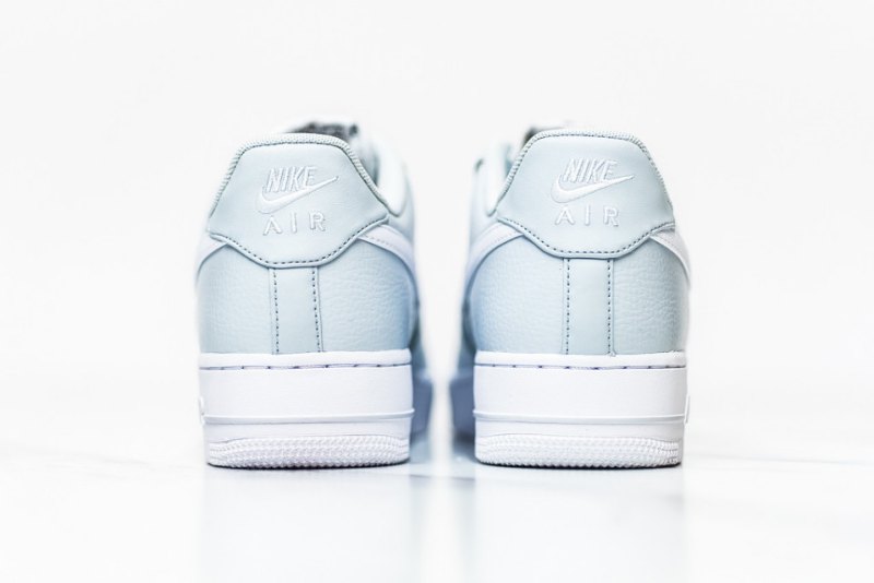 nike-air-force-1-pure-platinum-05-960x640