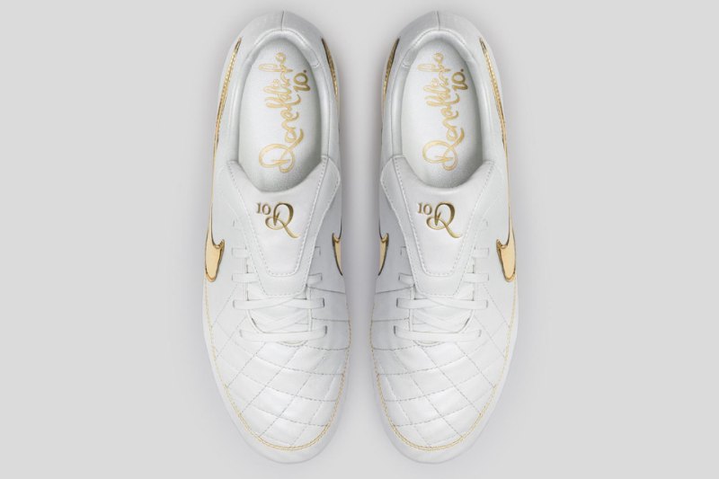 nike-tiempo-legend-touch-of-gold-2-960x640