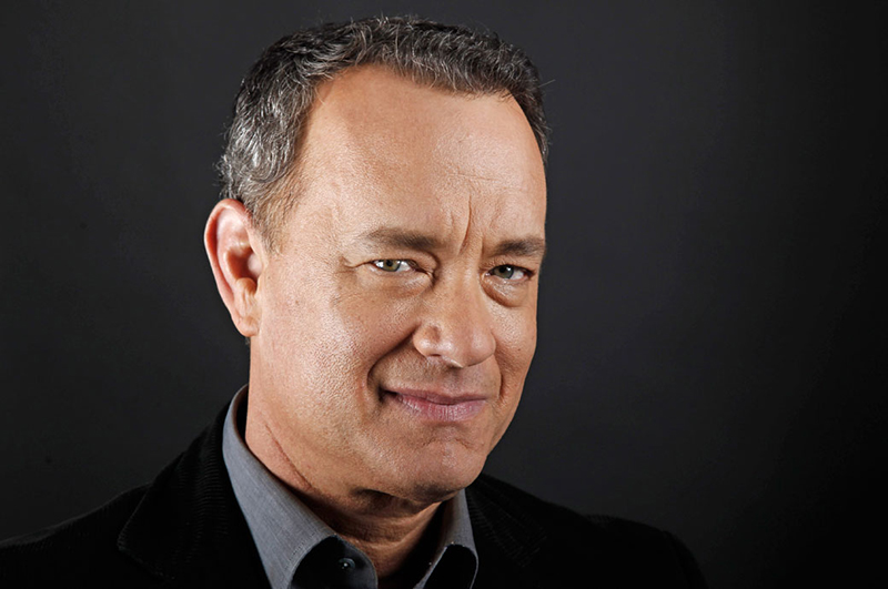 ARCHIV: US-Schauspieler Tom Hanks posiert in Beverly Hills (Foto vom 18.06.11). Fuer Hanks waren die Dreharbeiten zu "Cloud Atlas" ein ganz besonderes Erlebnis. "Als Filmliebhaber in Babelsberg zu arbeiten ist wie ein Traum", sagte der 56-Jaehrige im dapd-Gespraech. Dort seien all die grossen deutschen Filme des Expressionismus entstanden, etwa Fritz Langs "M - Eine Stadt sucht einen Moerder" oder "Der blaue Engel" mit Marlene Dietrich. "Fuer mich sind Filmstudios wie Kirchen: Sie stecken voller Geschichte", sagte Hanks. (zu dapd-Text) Foto: Matt Sayles/AP/dapd