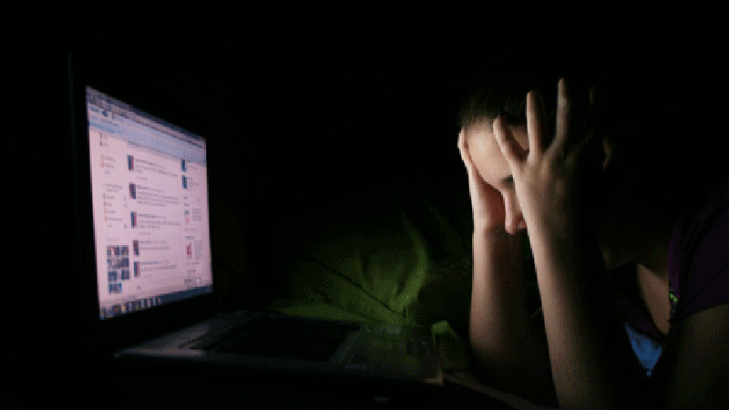160530-cyberbullying-5