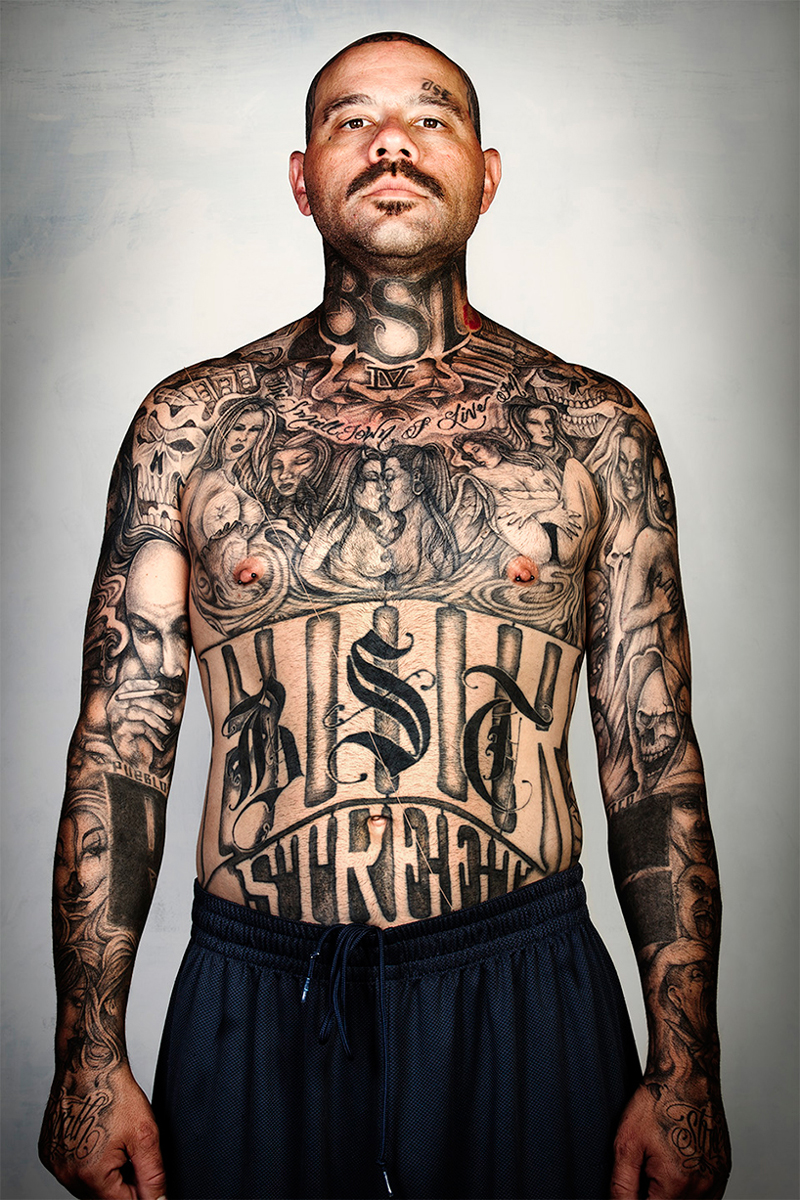 161101-steven-burton-digitally-deletes-the-tattoos-9