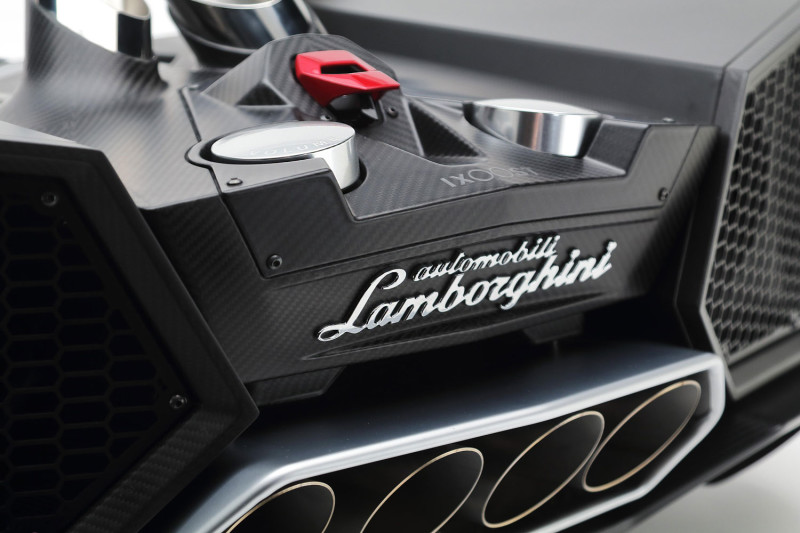 ixoost-lamborghini-speaker-system