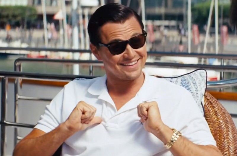 Leonardo-DiCaprio-Jordan-Belfort-The-Wolf-of-Wall-Street-RayBan-Wayfarer-Sunglasses-Celebrity-Picture-800x526