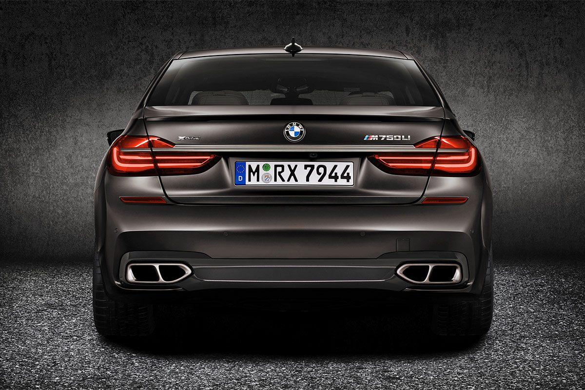 BMW M760i