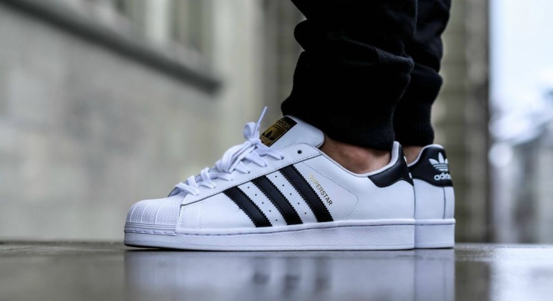 adidas-superstar-black-white-gold-1170x638