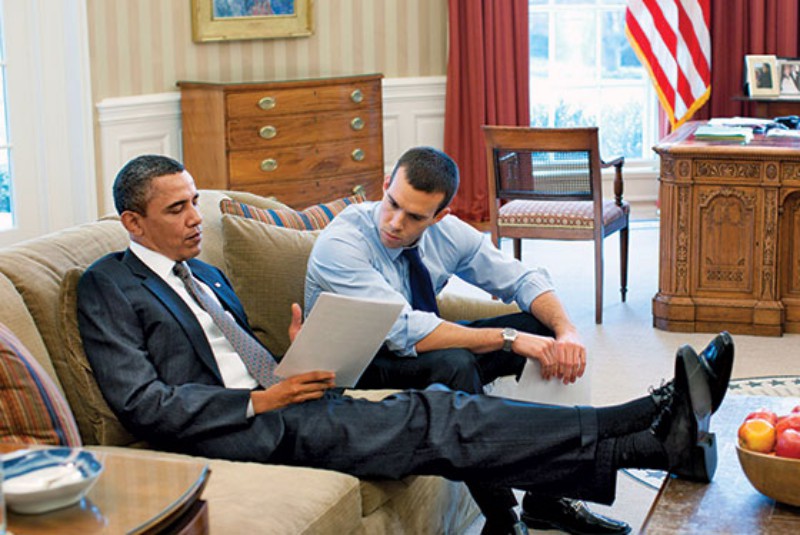 C616XW President Obama works on his State of the Union address with speechwriter Jon Favreau in the Oval Office Jan. 24 2011. (BSWH_201