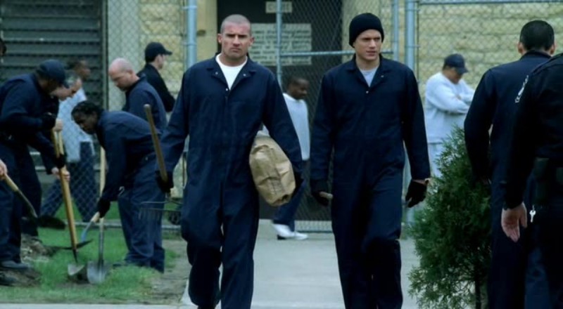 ballPrison-Break-Season-1-Episode-12-2-4d50-04