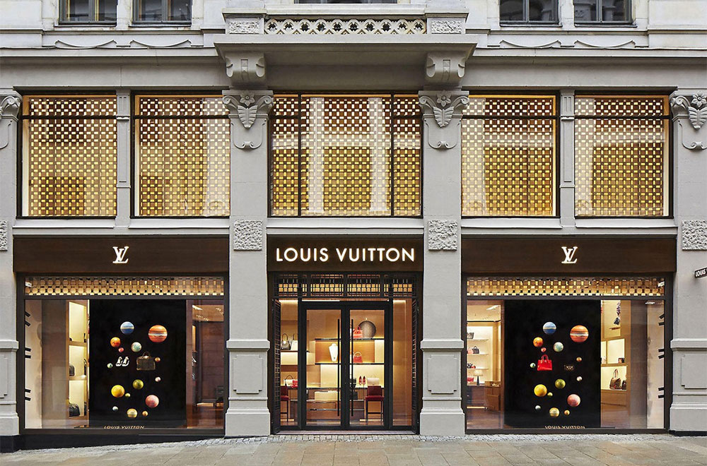 LOUIS VUITTON 'LE CAFE V' AND 'SUGALABO V. RESTAURANT' IN OSAKA